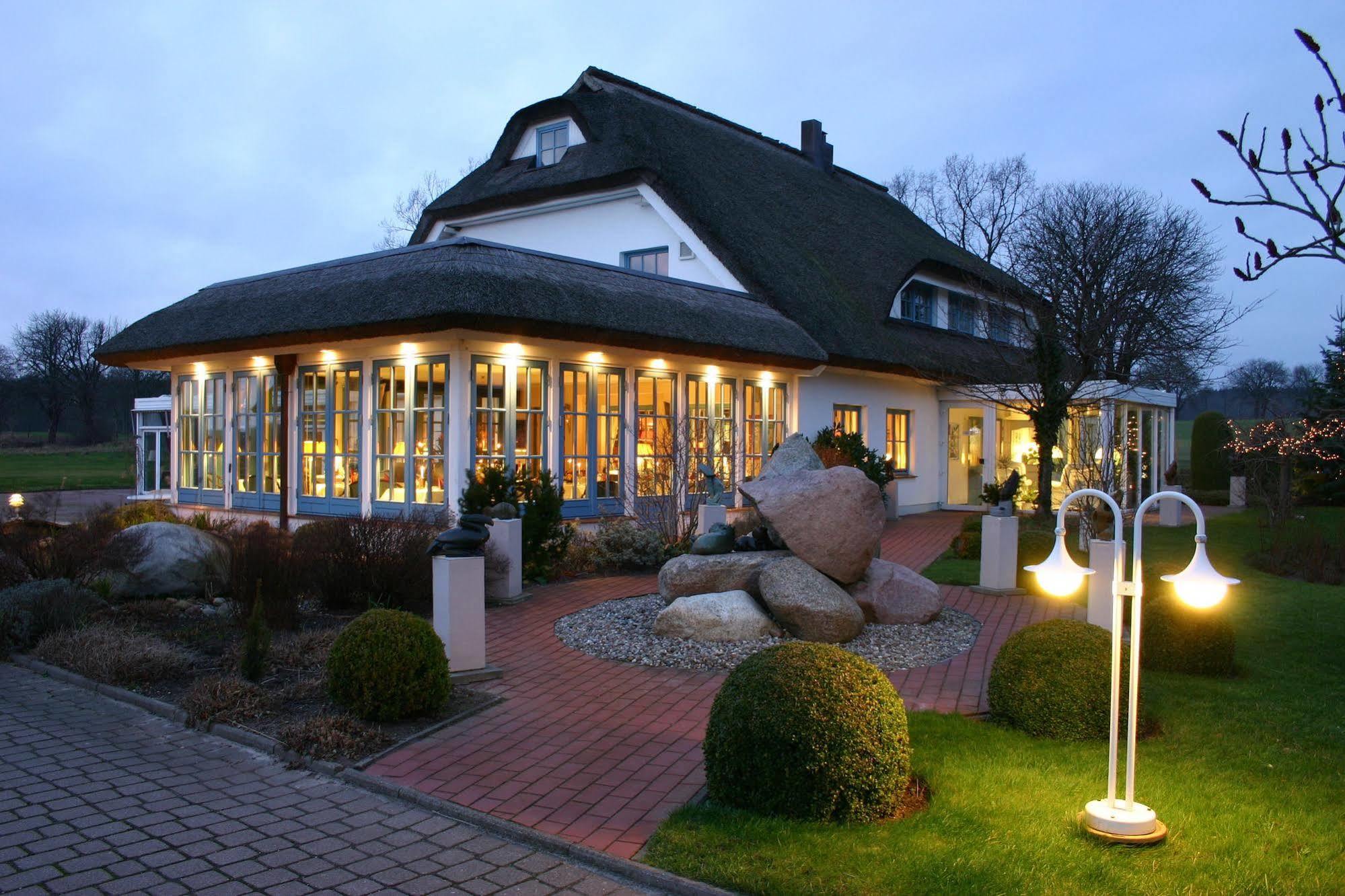 Kastanienallee Hotel 4*